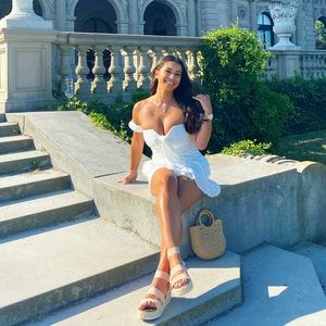Meet your Posher, Eleni